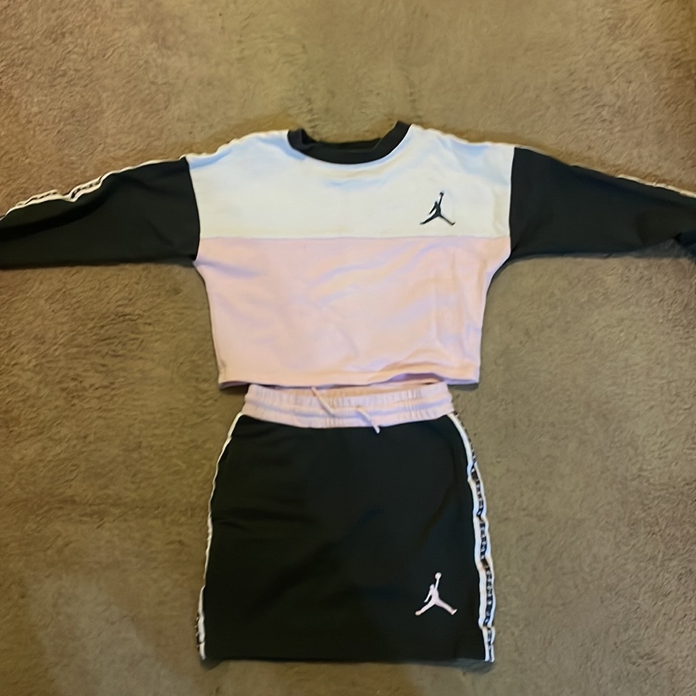 Girls Jordan 2 piece skirt set